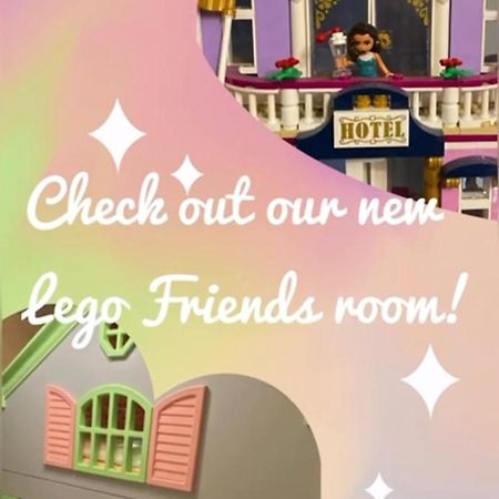 Royal Brick Home - Sleeps 5 To 6 - No Ulez - Tube Nearby - Free Parking - Lego Themed Slough Ngoại thất bức ảnh